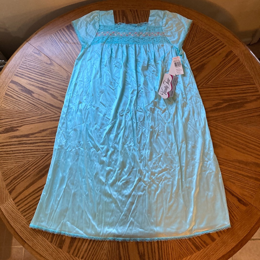 Vintage NWT Vanity Fair Nighty Ice Blue